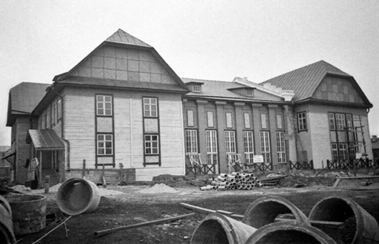 1949 г. Жилстрой. Строительство нового клуба для рабочих и служащих треста Мурманрыбстрой.