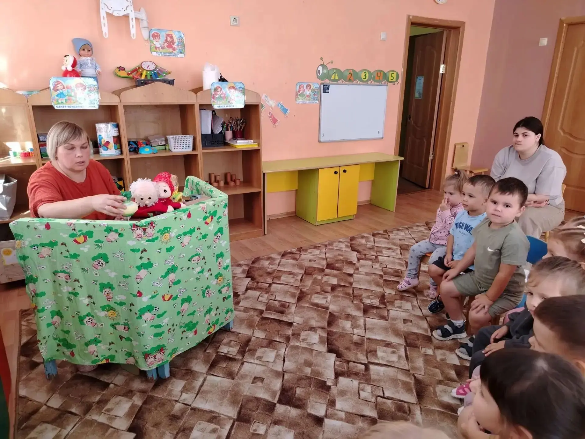 Сегодня у нас в гостях побывали куклы театра Би-ба-бо со сказкой «Репка».