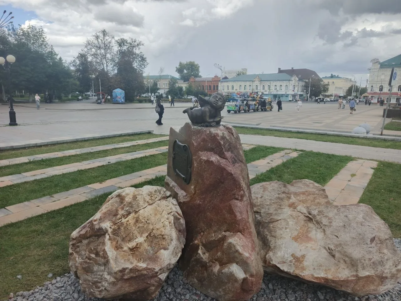 На таганаиты, как и обещали, водрузили Купидона.