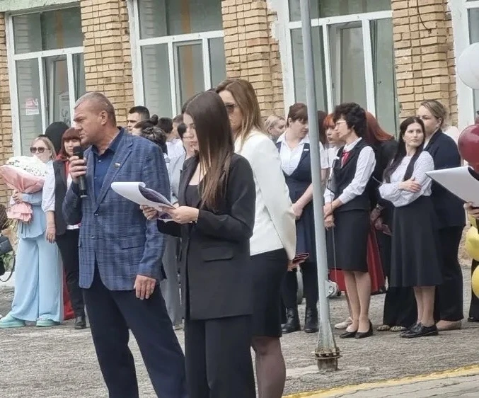 💐Дорогие выпускники! С Праздником последнего звонка!  ✨Сегодня для наших учеников 9-х и 11-х классов