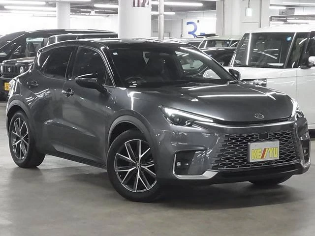 ПРЕДЛОЖЕНИЕ к покупке из Японии🇯🇵

Самая компактная модель в современной линейке Lexus, но по уров