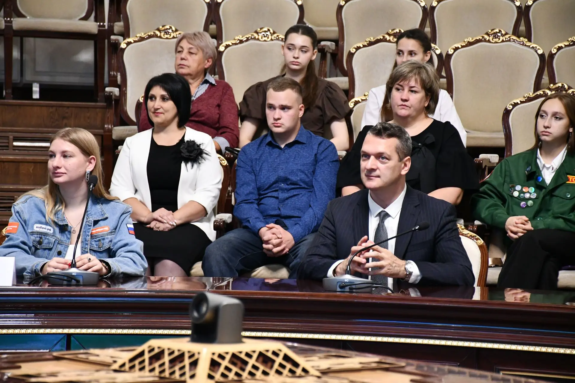 Куйбышевских волонтеров отметили в Правительстве Новосибирской области