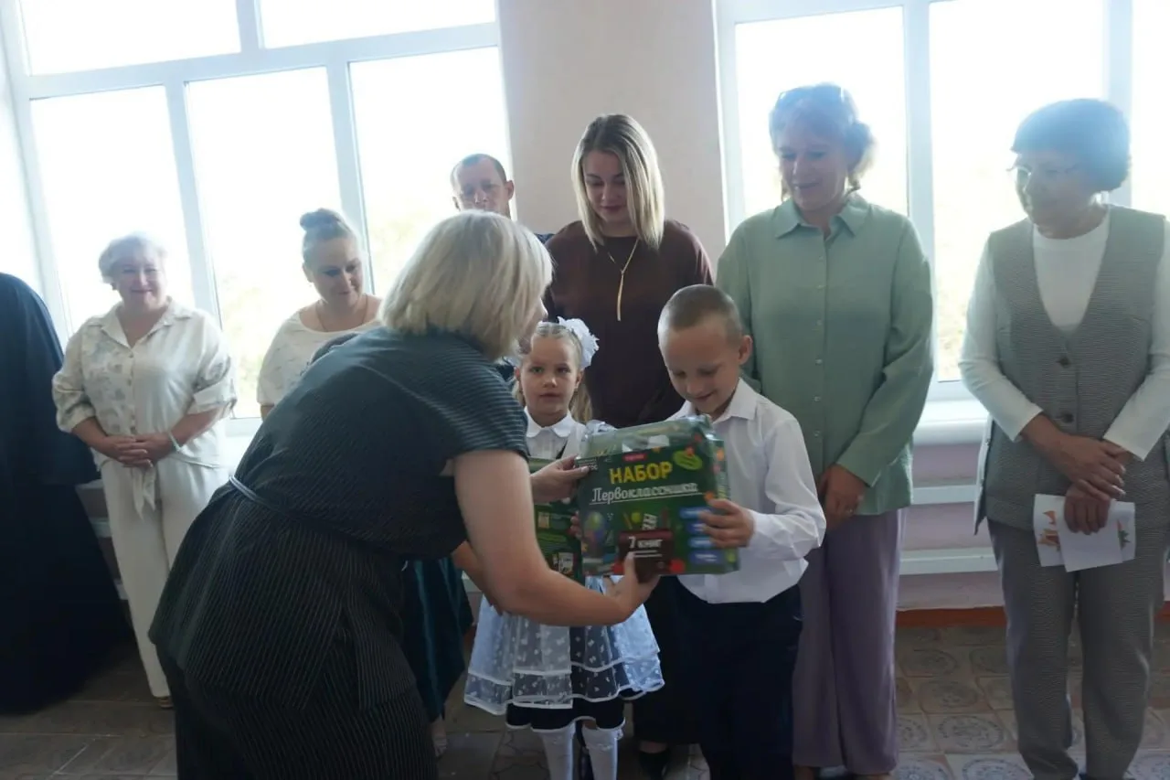 В Старченковской школе состоялось торжественное мероприятие, посвященное Дню знаний