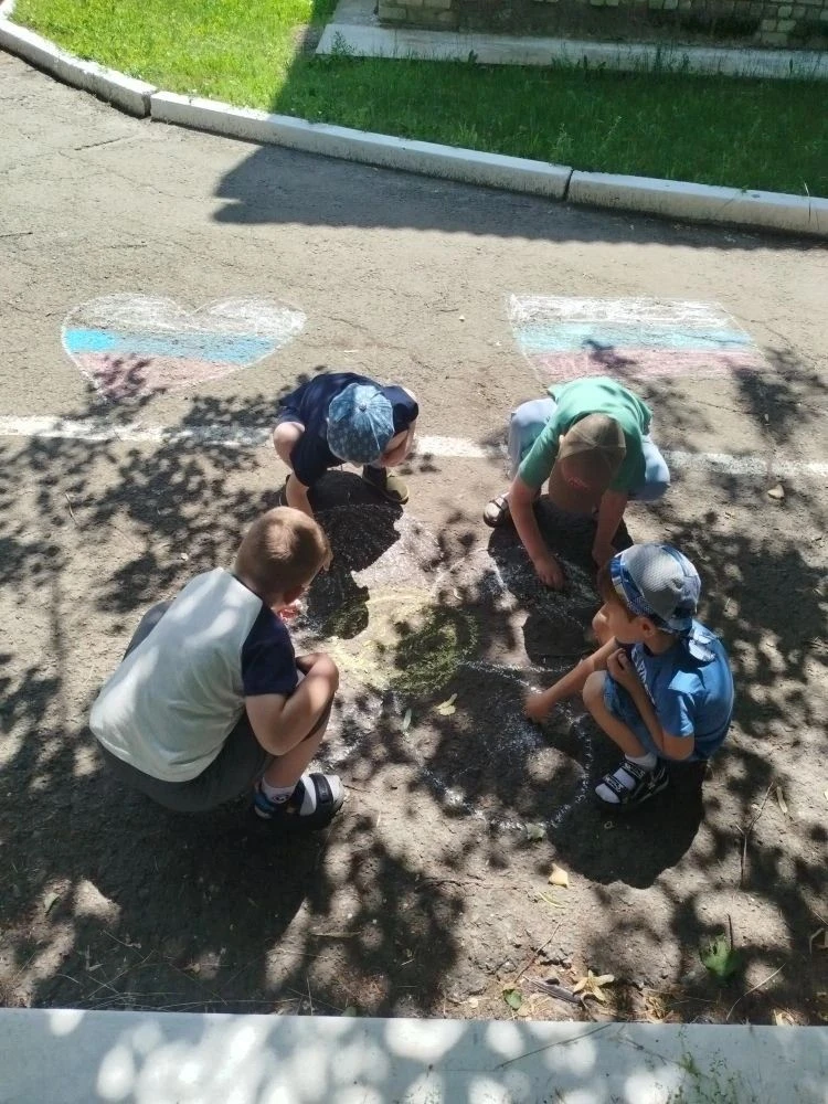 👫  💫 Мир цветных мелков🌈 
💚 Сегодня, воспитанники средней (логопедической) группы № 12 отправили