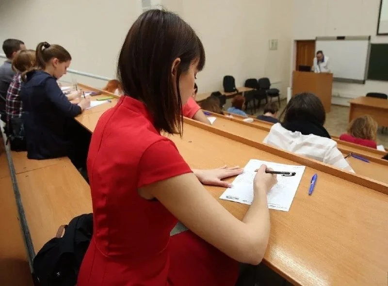 Таджикских студентов в вузах Югры стало в разы меньше