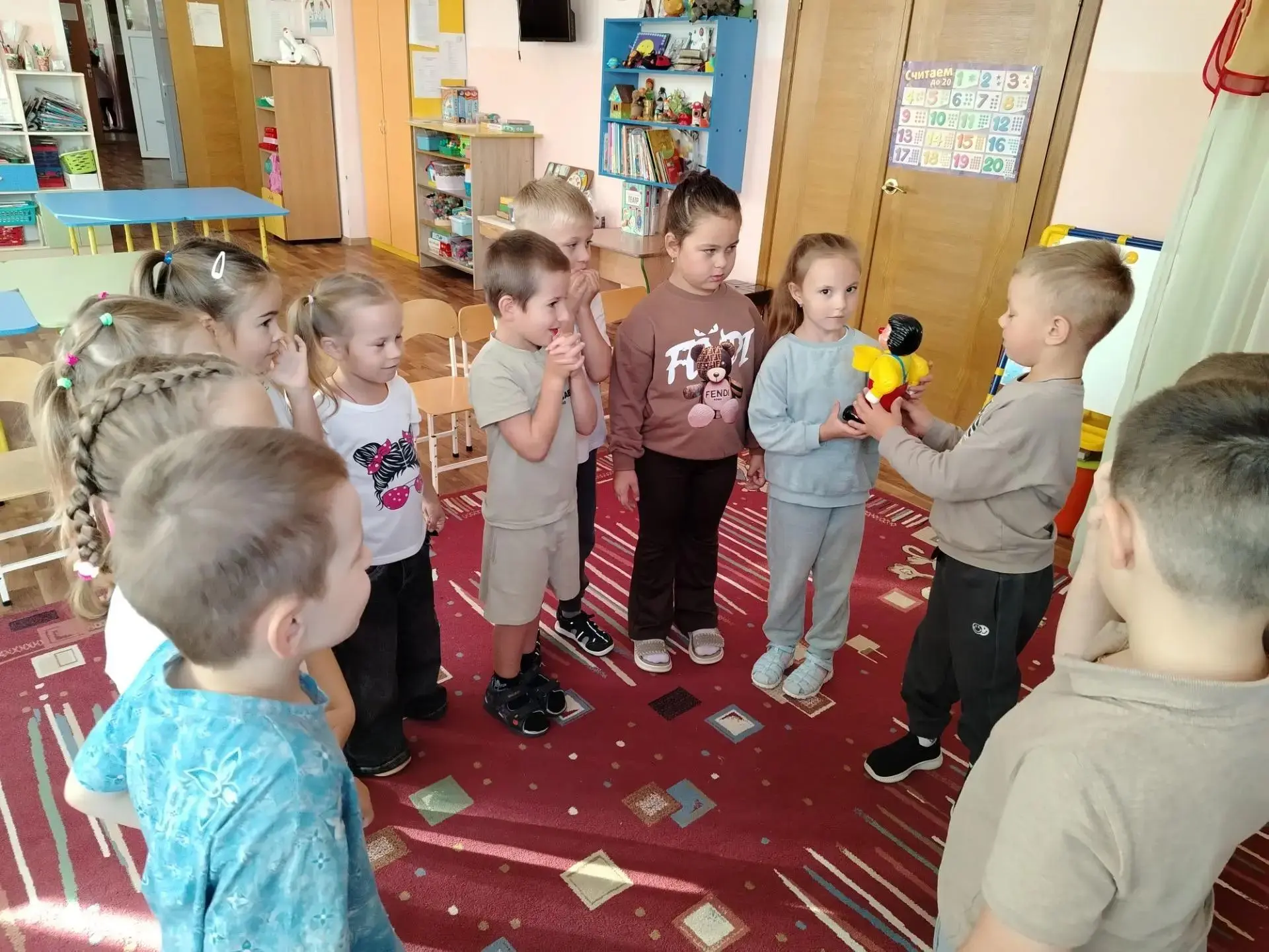 На этой неделе в дружной группе «Ромашка» было по-особенному тепло и весело! Они провел...