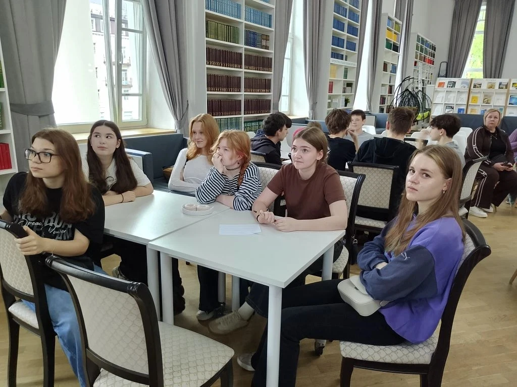 Сегодня учащиеся 8х и 10х классов приняли участие в интересном квизе «Победный 1945», к...