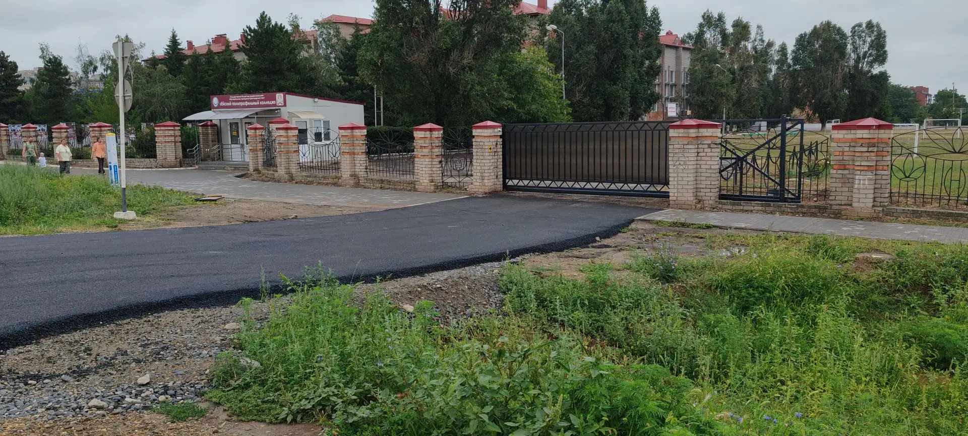 Дорожный вопрос на Коммунистической: дело сдвинулось с мертвой точки
Жители дома №85/8 по улице Комм