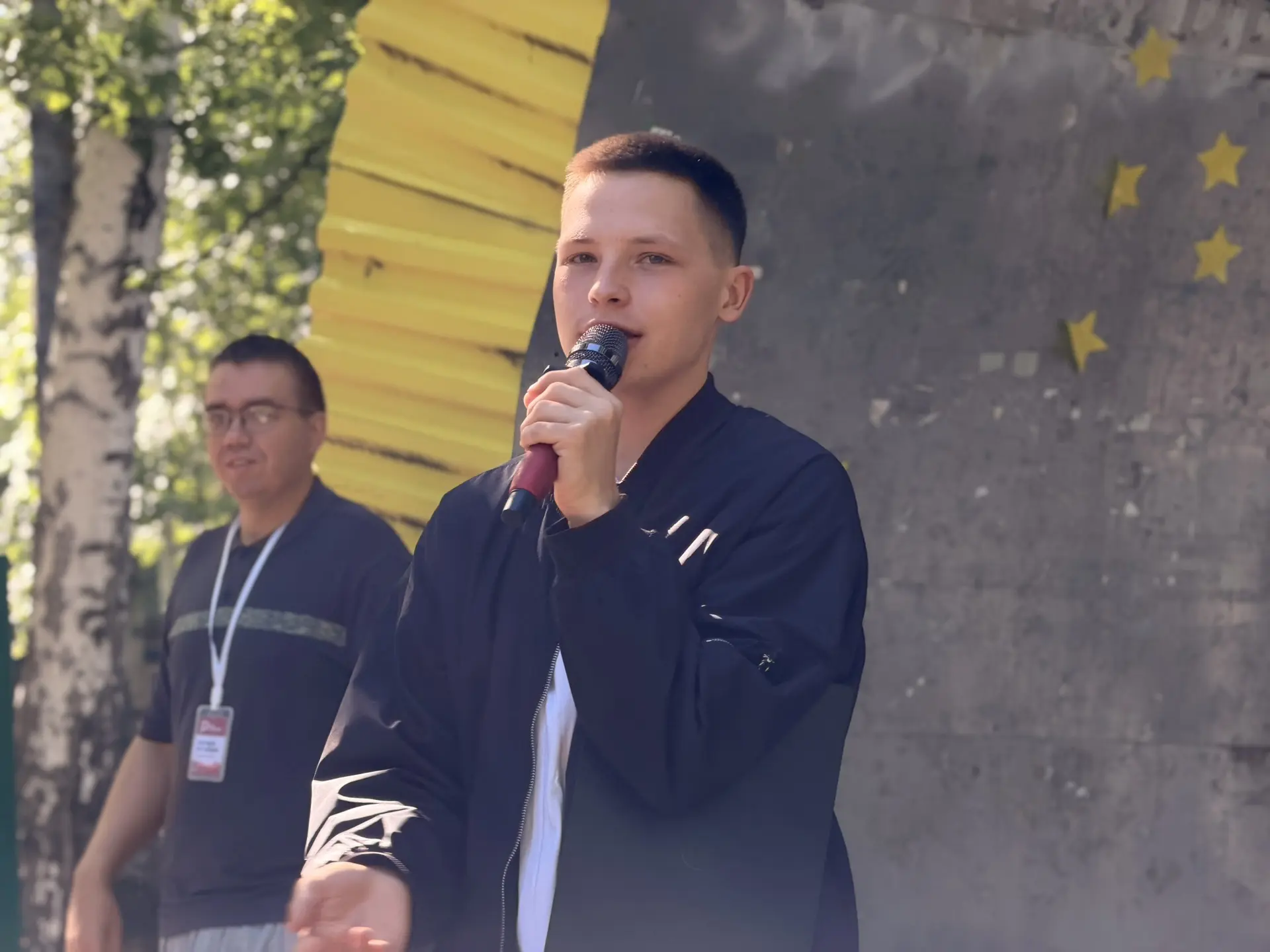 Доброе утро из нашего лагеря! 

☀️Сегодня день начался с установочной линейки. Ребята познакомились 