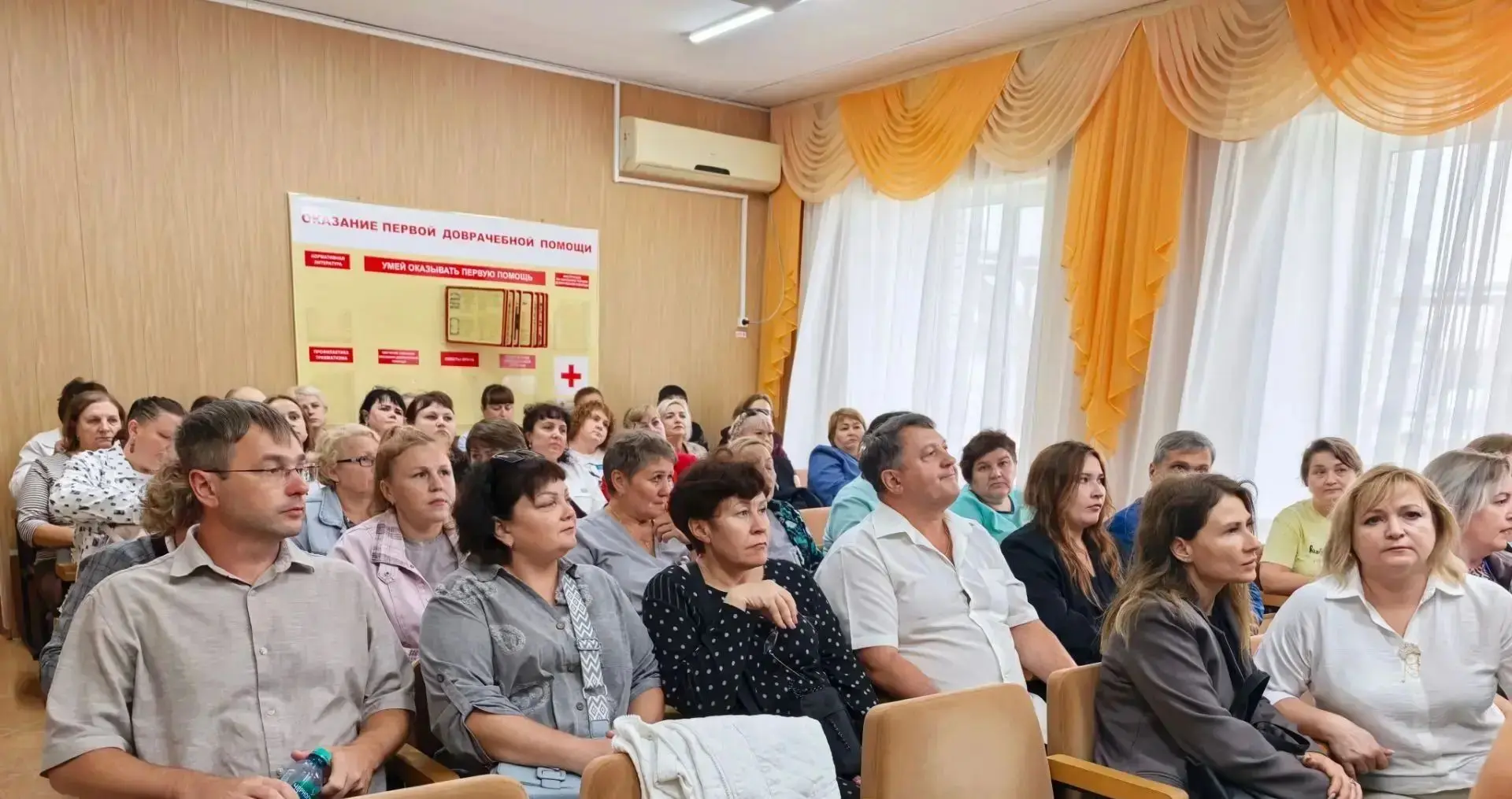 Наши специалисты, посетили Лесновский дом социального обслуживания, где прошел семинар-...