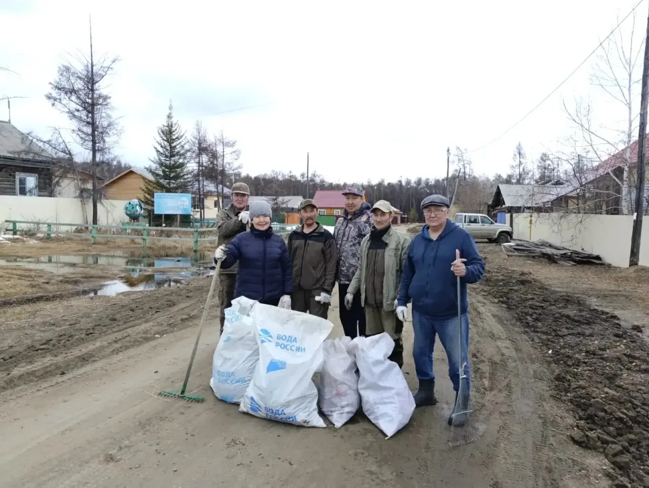 💚 #Зеленыйчетверг: в преддверии Первомая Верхневилюйск преобразился  В преддверии Первомая в селе Ве