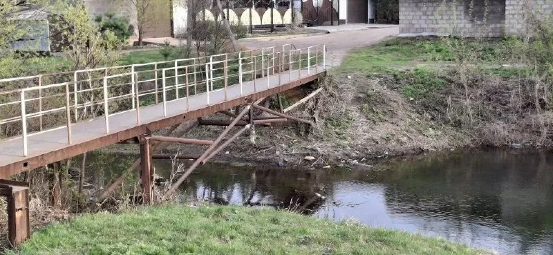 Вот такая р.Домашка у дома престарелых. Был субботник, а толку никакого.