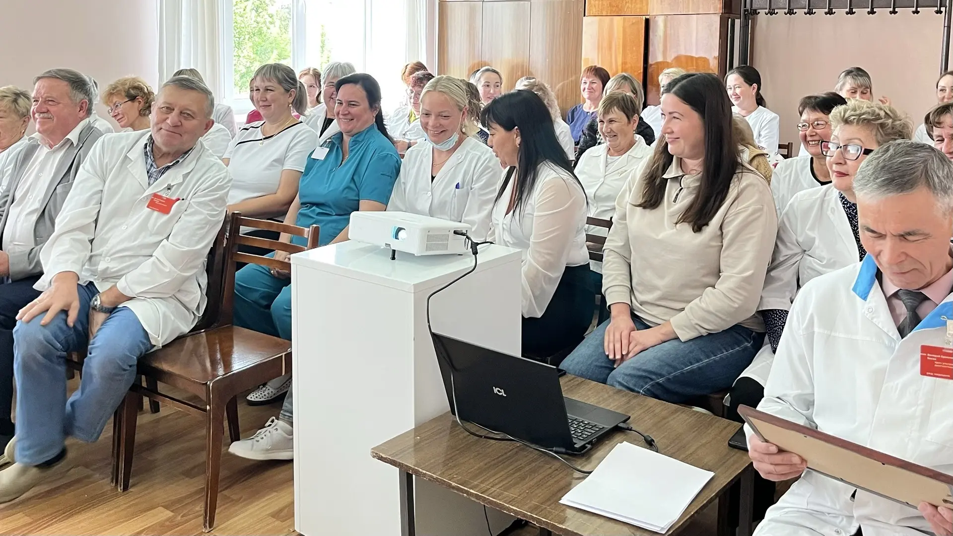 Совместно с главным врачом ЧУЗ «РЖД-Медицина» Андреем Смолиным провели встречу с коллек...