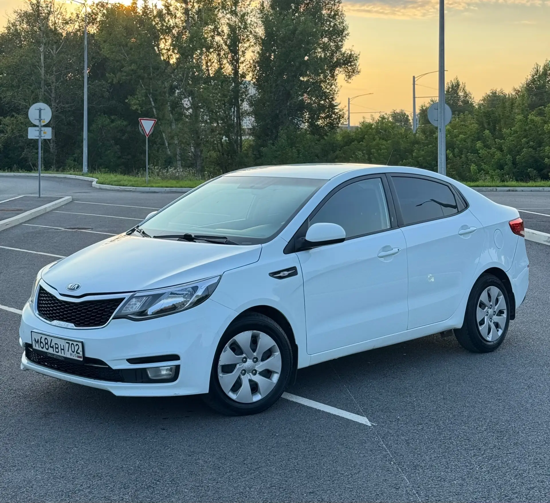 Продам Kia Rio 2015 года (рестайлинг)