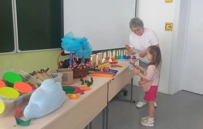 6 лет за 10 минут? Легко! 🚀  Наша школа распахнула свои двери, приглашая родителей окунуться в удиви