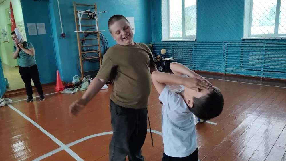 🎉 Сегодня день получился просто супер!
Сначала устроили эпичную игру в «Крокодил» между отрядами — 