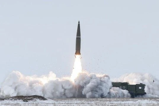 ГУР Украины заявило о первом применении Россией по Киеву обновлённой баллистической рак...