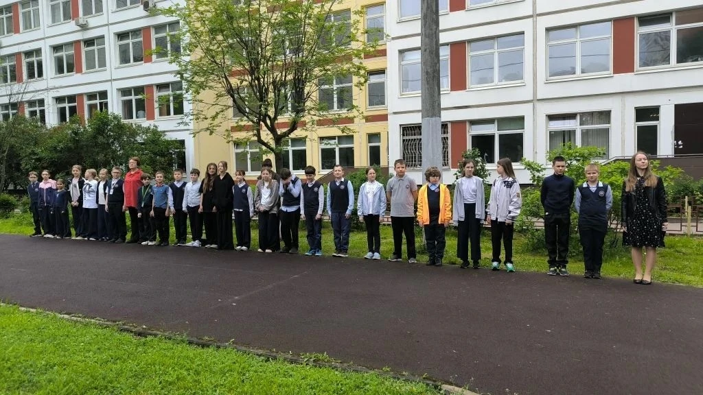 🇷🇺 Торжественное поднятие Флага Российской Федерации    ✨ Почетное право установить Флаг Российской 