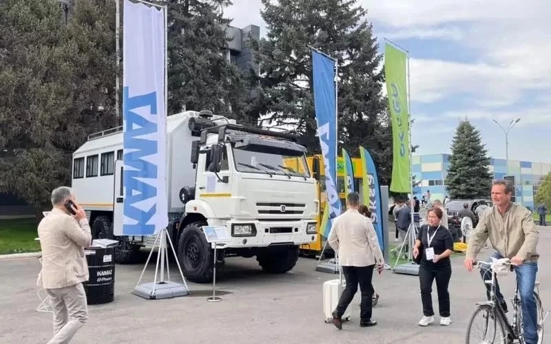 КАМАЗ показал рестайлинговый КАМАЗ-43118 на выставке в Казахстане