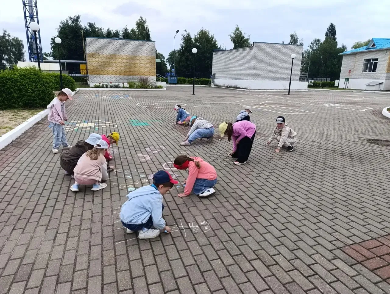 Семья — это самое ценное, что есть у каждого человека. И нет лучшего дня, чтобы напомнить детям о ва