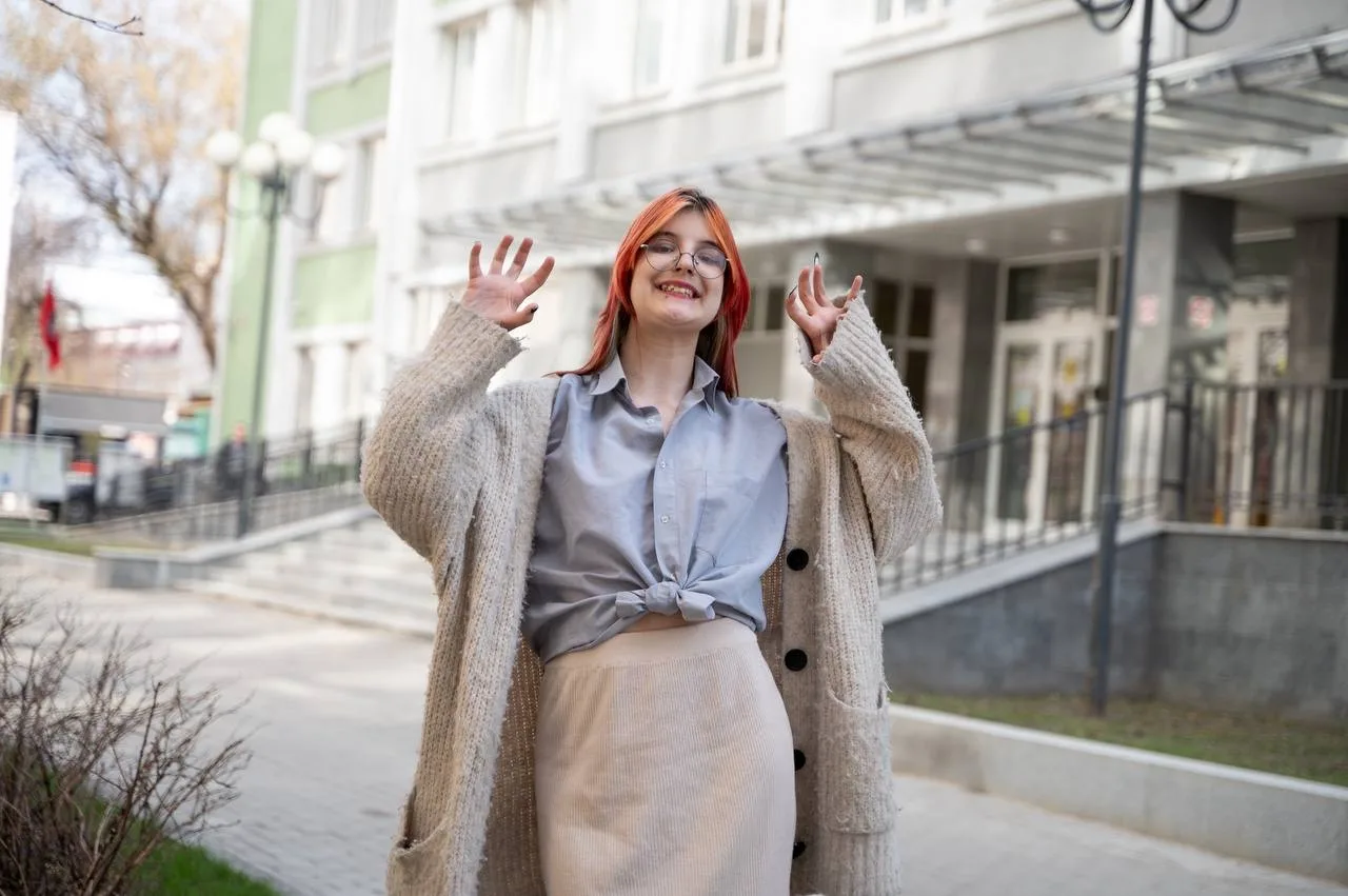 Наши любимые студенты на улицах весенней Москвы.  Ставьте много ❤️