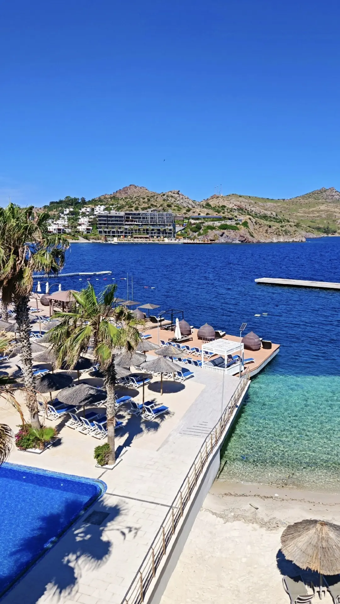 Вам сообщение: срочно нужно отправиться в отель с невероятной бухтой!

🔆 DELTA HOTELS BY MARRIOTT B