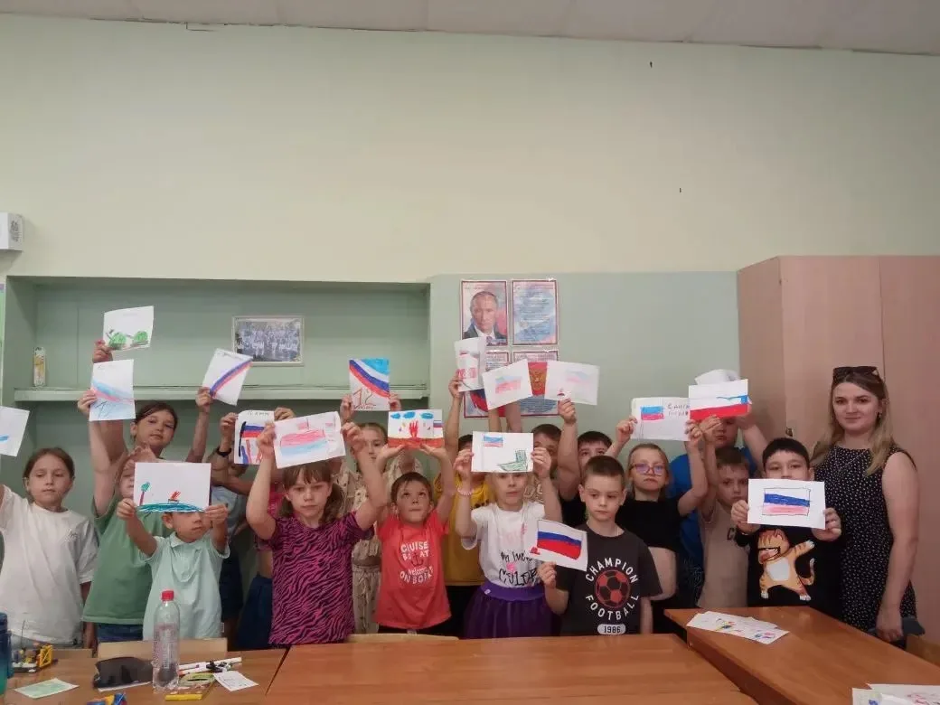 🇷🇺День России, отмечаемый 12 июня, — это государственный праздник, символизирующий единство страны