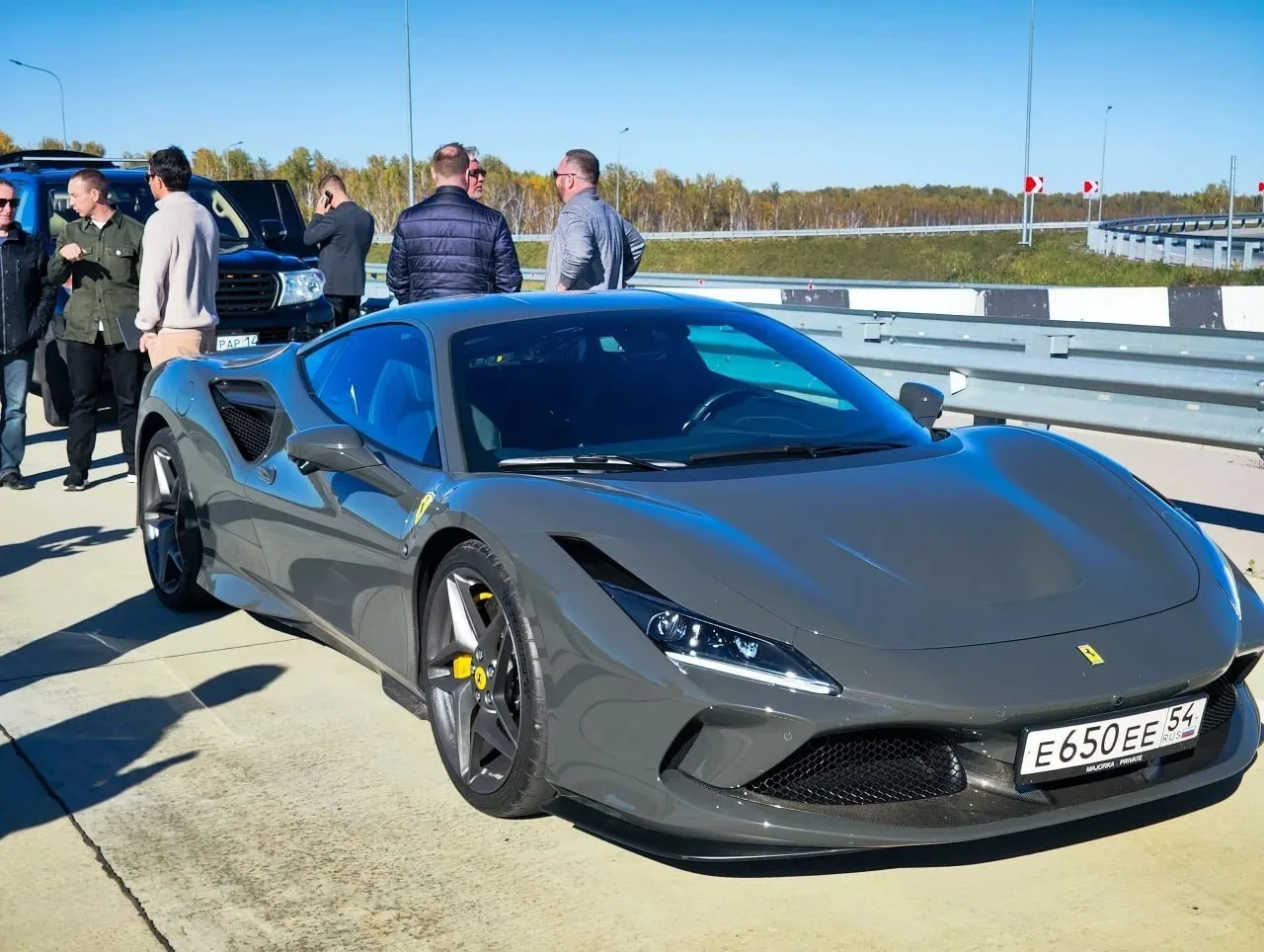 Ferrari разогнался до 300 км/ч под Новосибирском