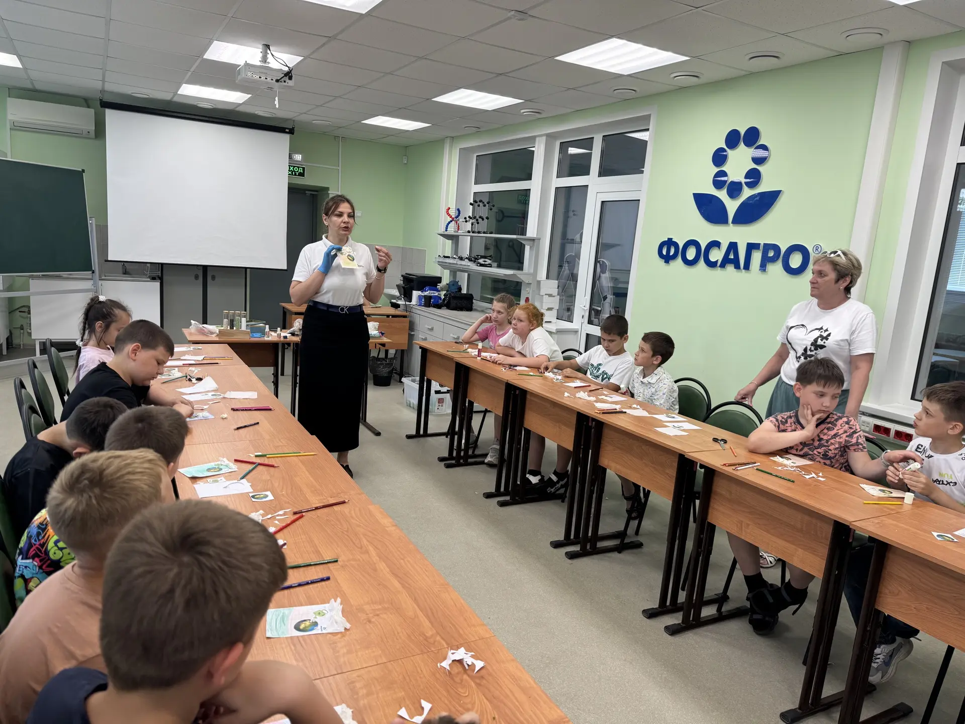 Урожай знаний: лагерь «Инженерные кадры будущего»

принял гостей из ФосАгро

10 июня в летнем лагере