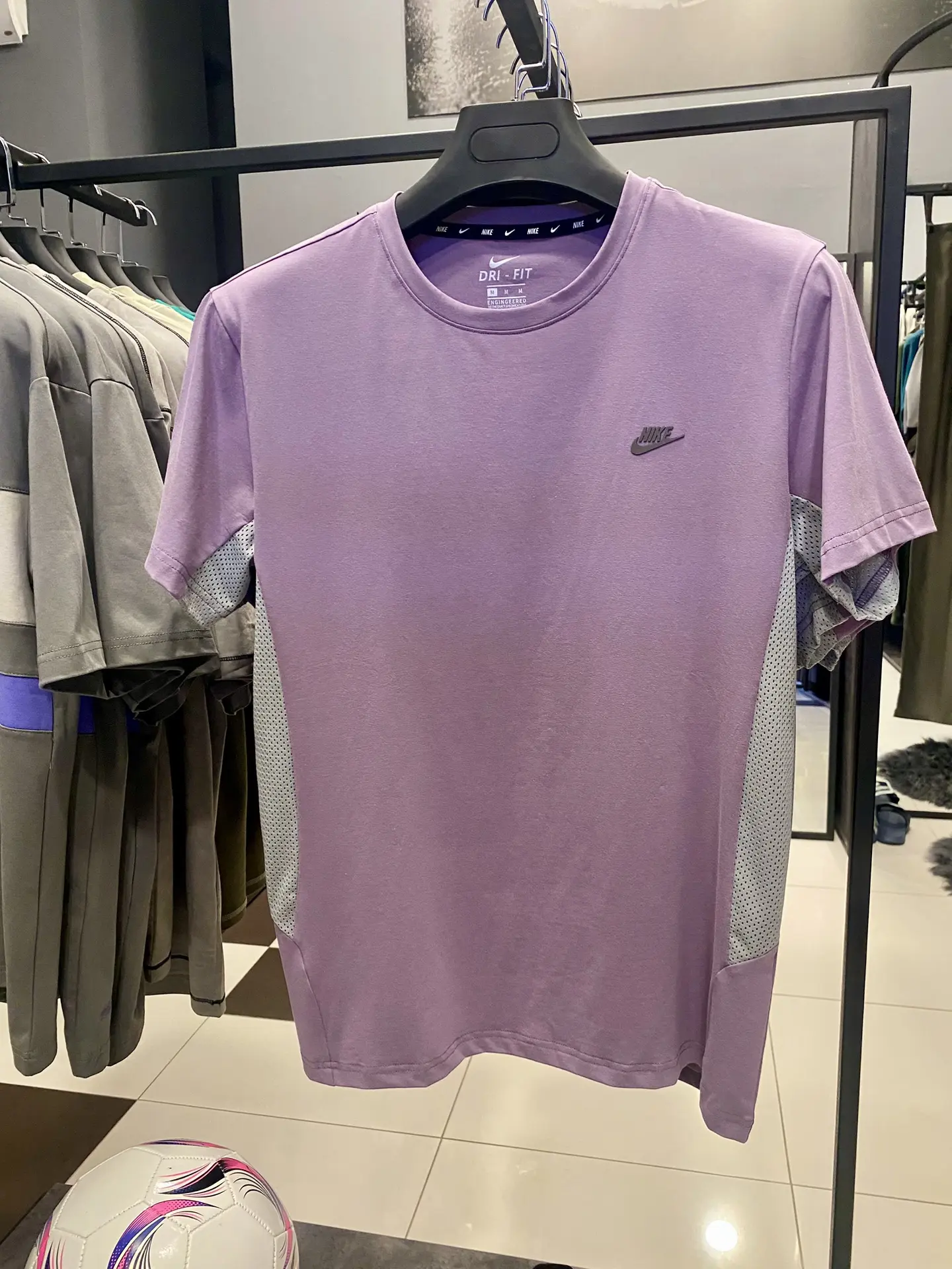🆕Футболка NIKE🆕

☑️Материал: х/б
☑️Размеры: 46, 48, 50, 52, 54

Цена - 1900 р. 

🔮Quality sport🔮