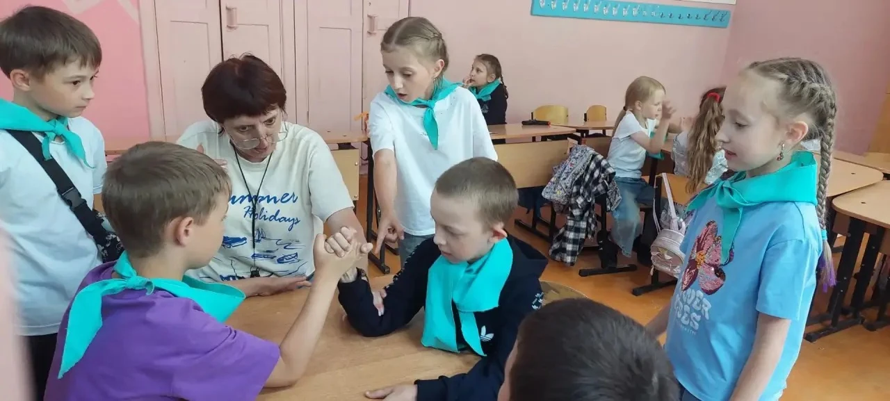 10‑й день школьного лагеря: энергия, спорт и командный дух! ☀️

Несмотря на прохладную погоду, сегод
