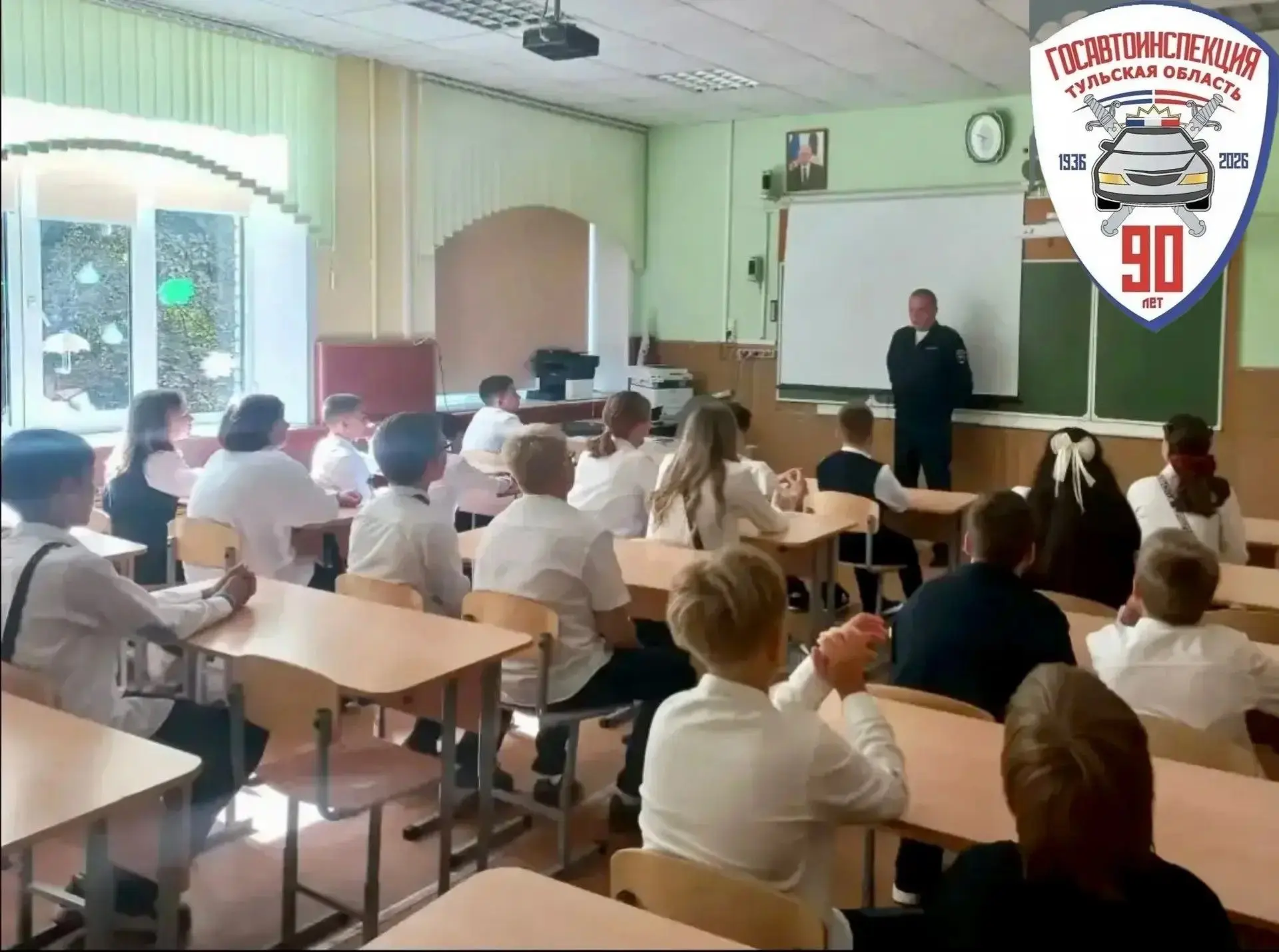 🚔Сотрудники Госавтоинспекции напомнили о дорожной безопасности в первый день нового уч...