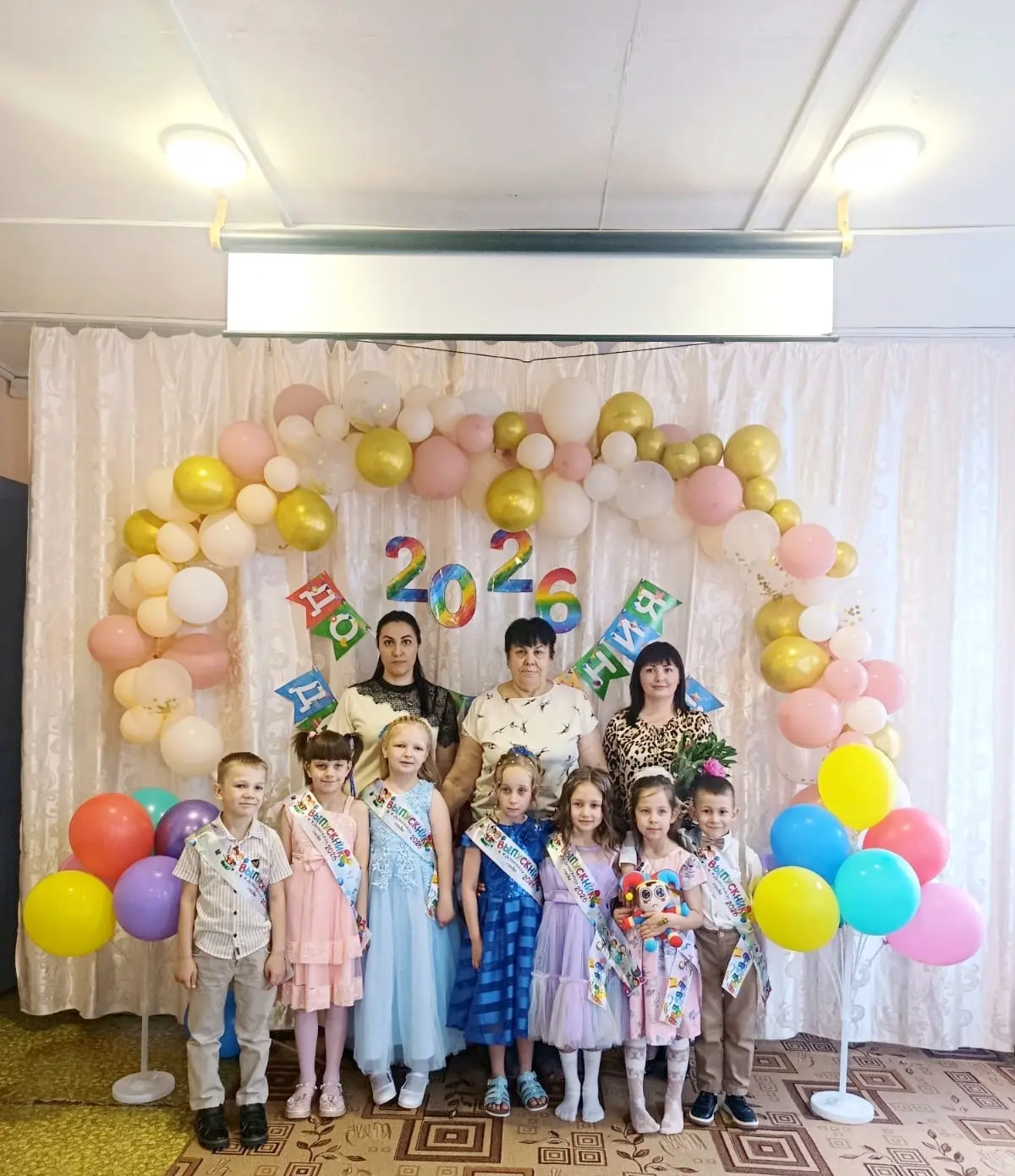 Выпускной в нашем детском саду — море радости и творчества! 🎉