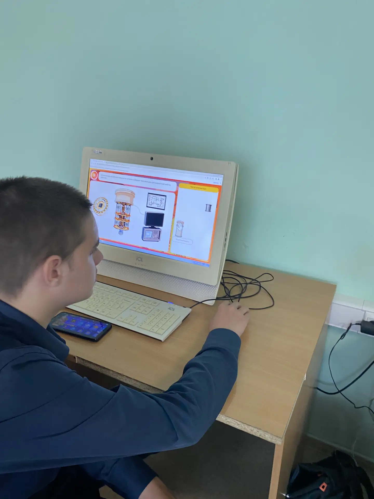 📅С 6 по 26 апреля в рамках проекта «Урок цифры» в нашей школе прошли уроки по теме: «Как кодить на к