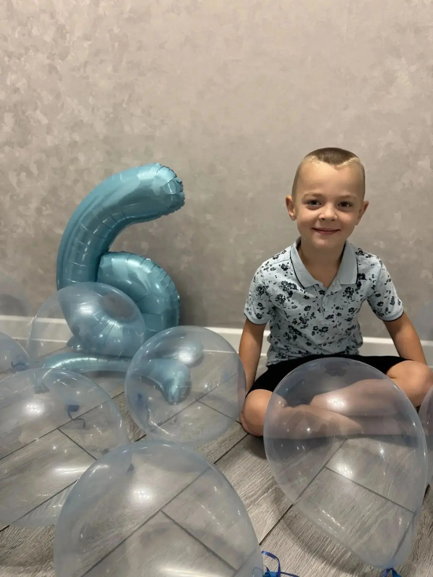 🥳Сегодня день рождения отмечает воспитанник группы № 2 Миша Аристов 🎂