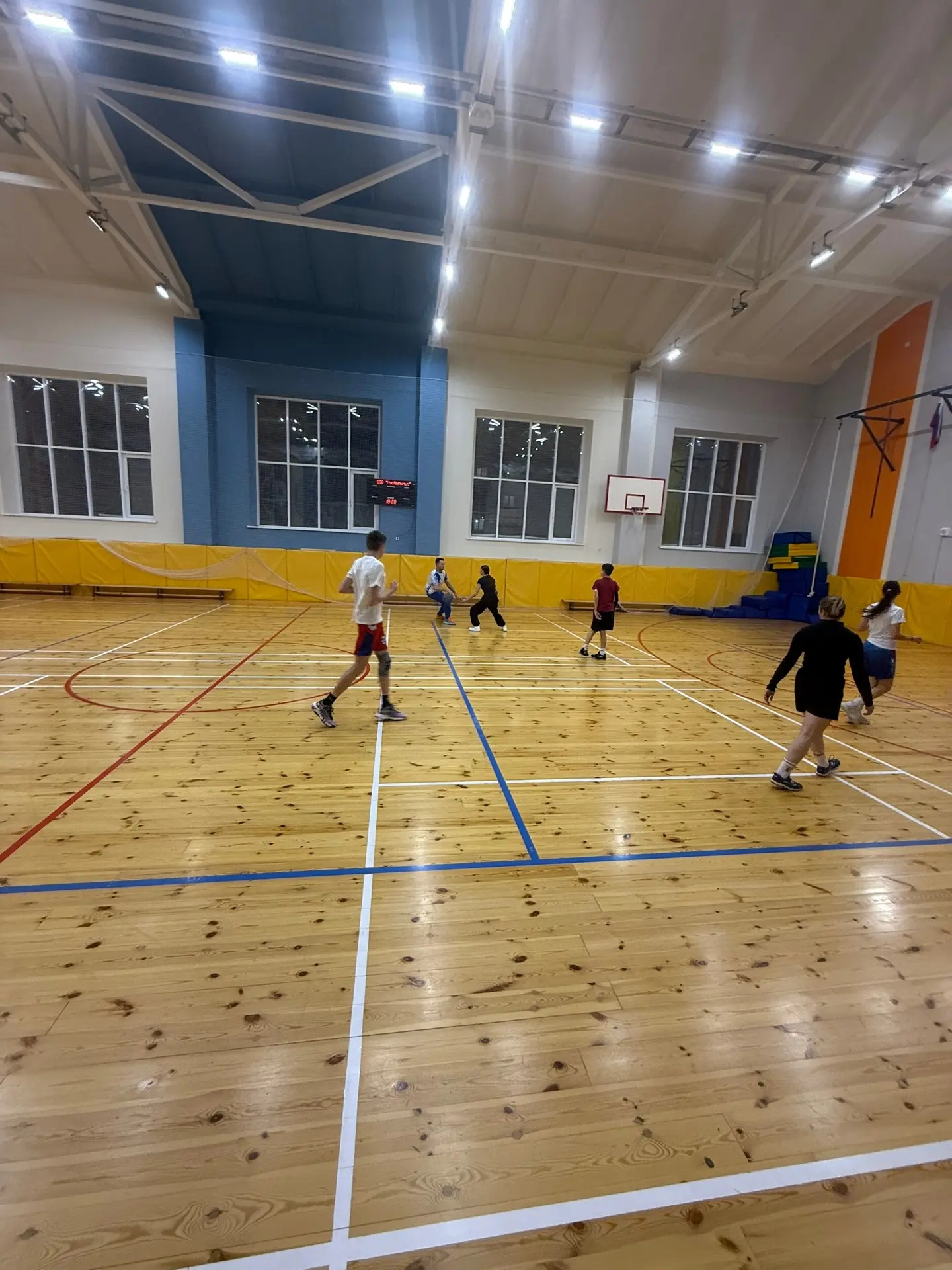 🏆 ФИНАЛ. УЧИТЕЛЯ VS УЧЕНИКИ. 🏆  Вчера в школе №32 кипели нешуточные баскетбольные страсти! На одной 