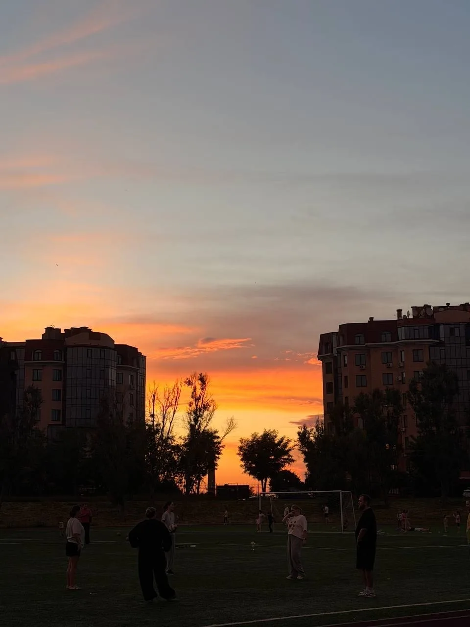 Сегодняшний день провожал нас закатом 💔
