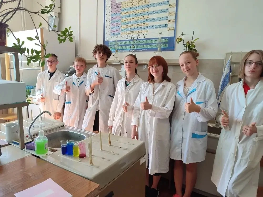 🧪 От домашней аптечки до молекулярной кухни: химия в жизни лицеистов!