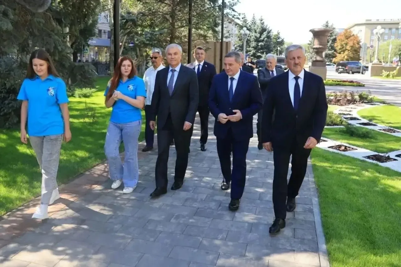 Вячеслав Володин провел рабочую встречу с губернатором Волгоградской области Андреем Бо...