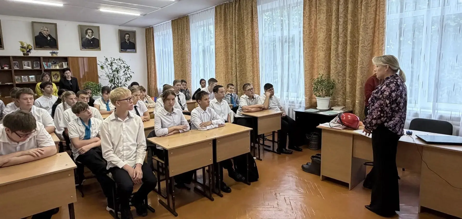 ❗️В нашей школе прошла важная профилактическая беседа, посвящённая правилам обращения с...