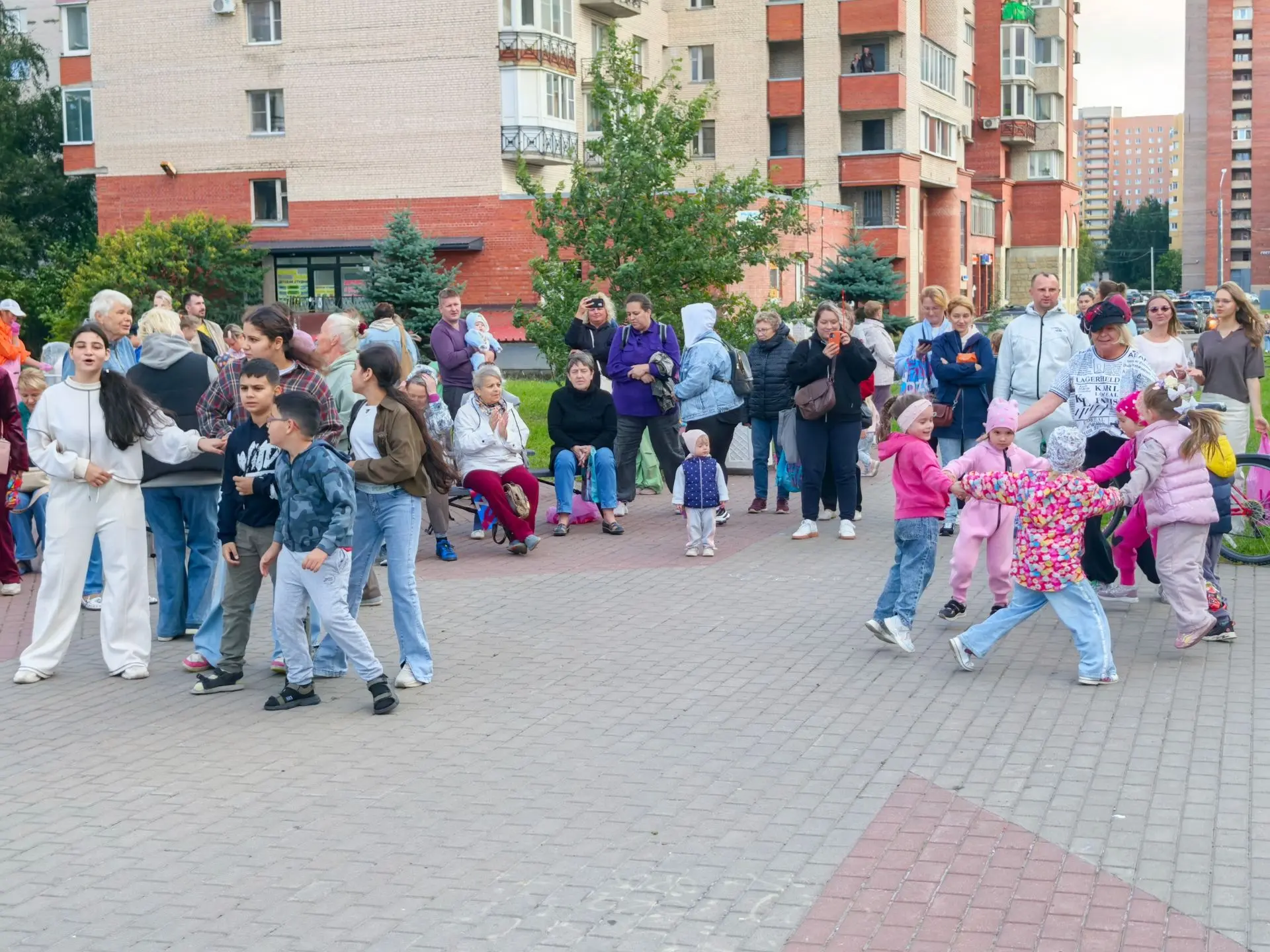 12 августа в 19:00 наша площадка на Котина, 4 превратилась в настоящий танцпол.  Незабы...