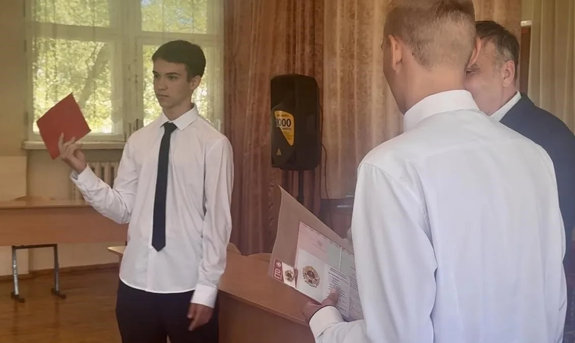 🎓 Выпускной 9-х классов — время новых решений и новых дорог

Для девятиклассников этот день стал ва