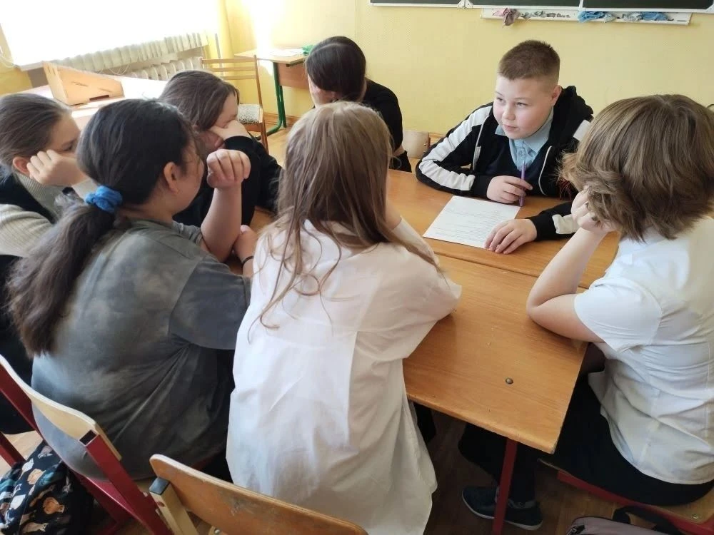 Космический баттл в 5-8 классах! В нашей школе прошёл интеллектуальный квиз, посвящённый Дню космона