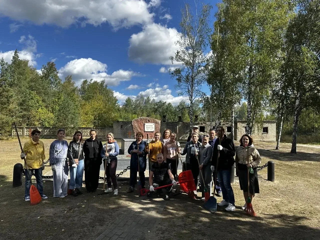🧹🌿 В преддверии 17 сентября, Дня города и 83-й годовщины освобождения города от немец...
