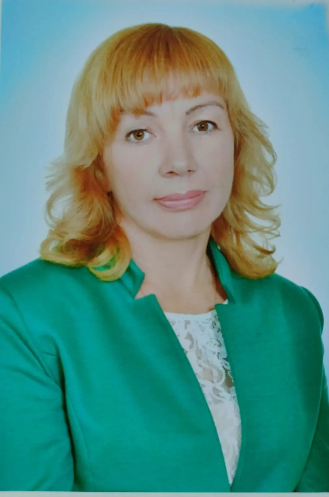 🥳Сегодня спешим поздравить с Днём рождения Ларису Григорьевну Карташову, воспитателя!
