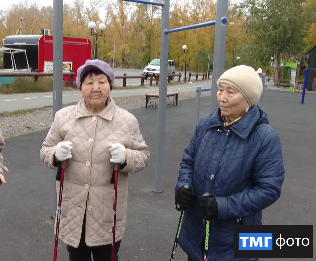 ⚡В Кызыле скандинавская ходьба, тренажёры и бег помогают горожанам сохранять здоровье