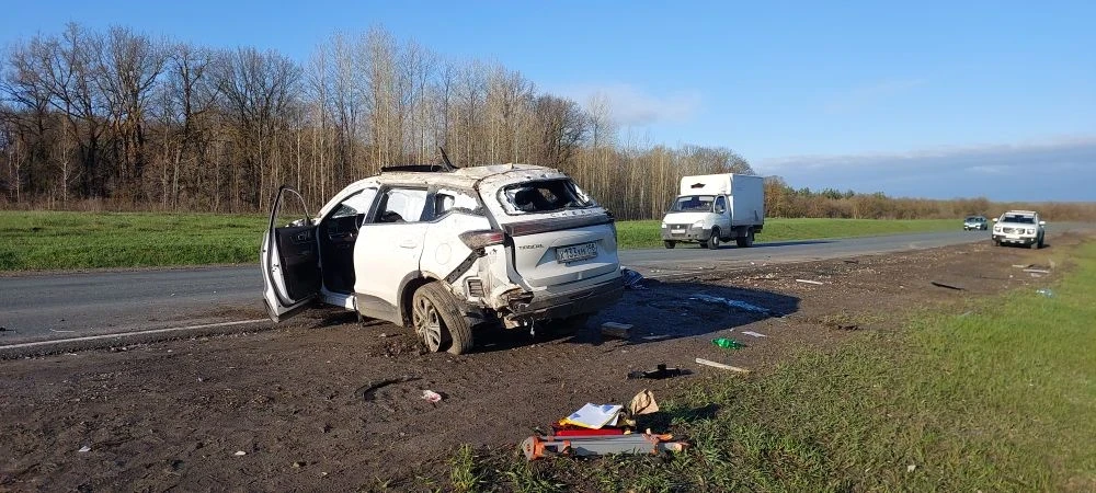 ⚠️ В Вольском районе девушка пострадала в перевернувшемся Chery Tiggo
