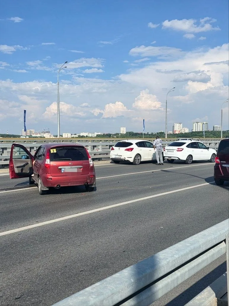 Авария с участием трёх машин перекрыла дорогу на мосту Миллениум в Казани

Водители сообщили, что пр