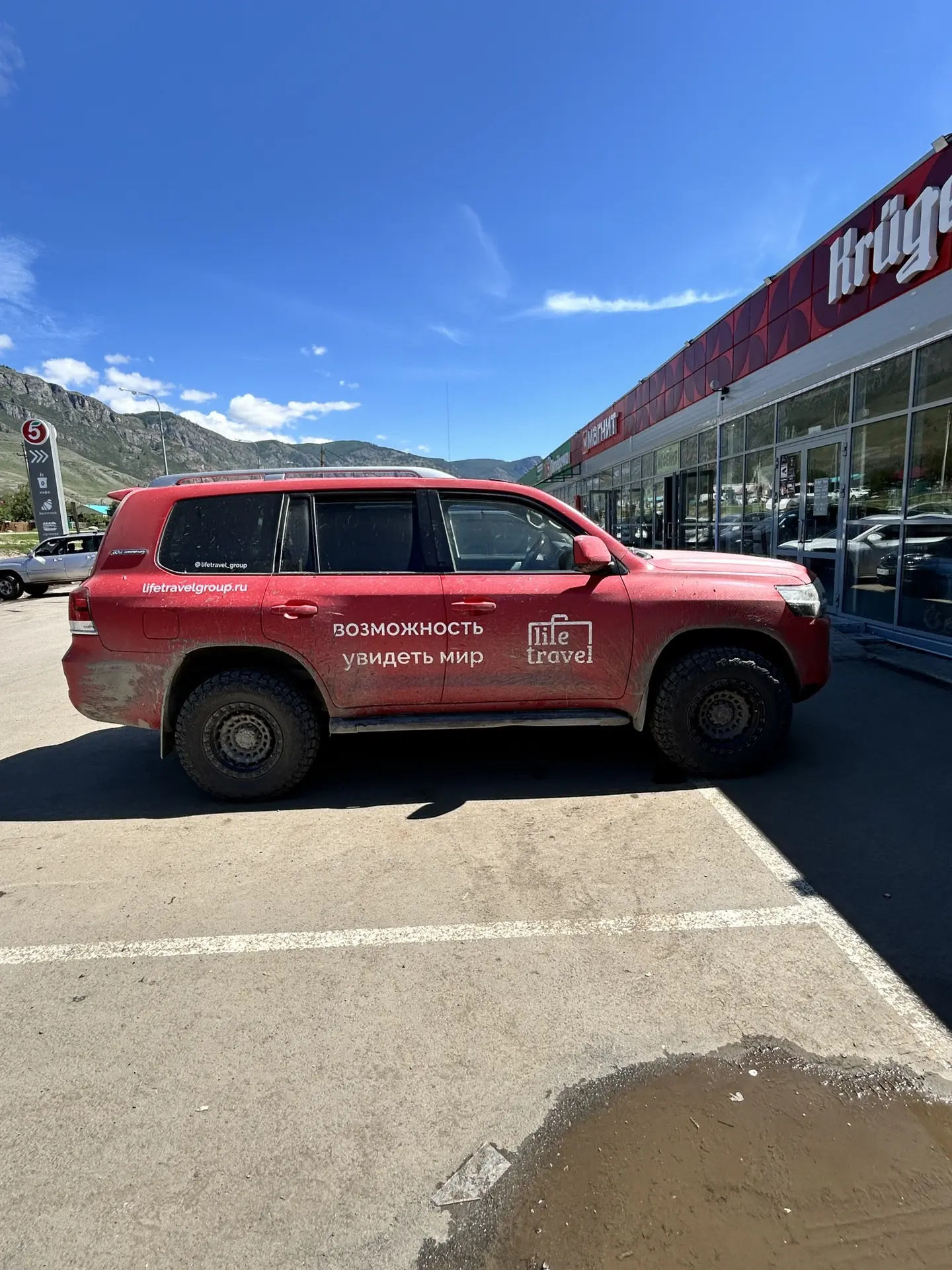 Почему в горах Алтая экскурсии почти всегда на старых Toyota Land Cruiser 90/100 и Lexus