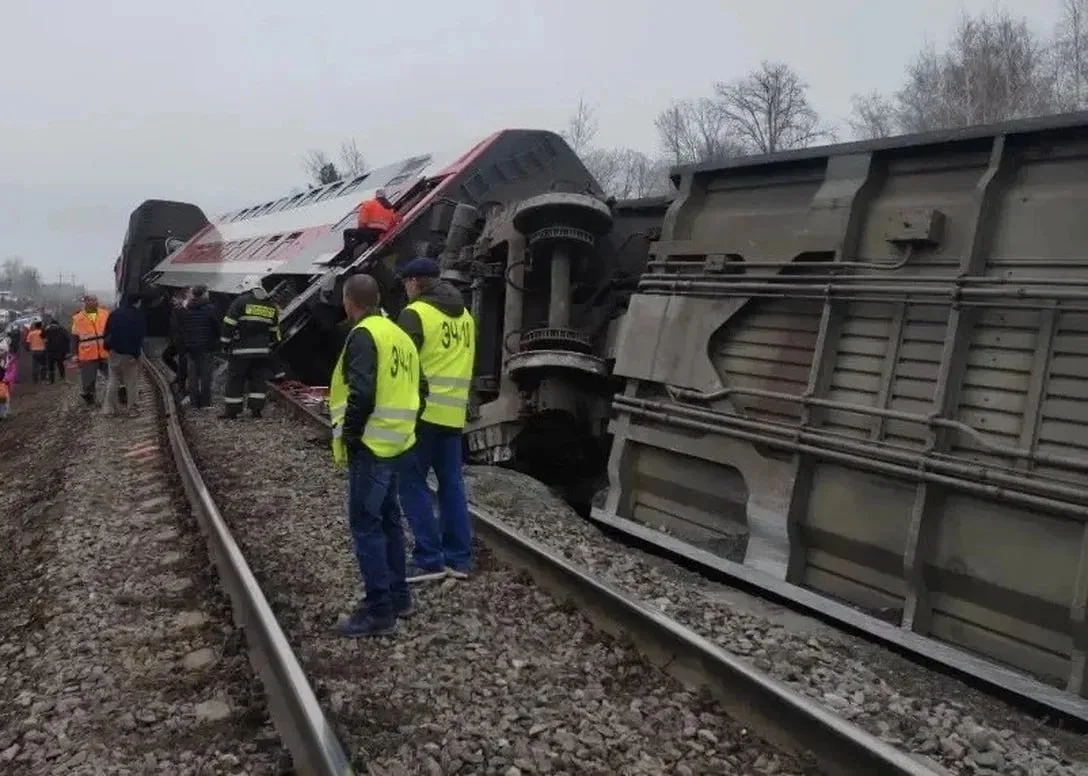 Пассажиры поезда Москва — Челябинск подали иск к РЖД

3 апреля произошло derailment семи вагонов пас